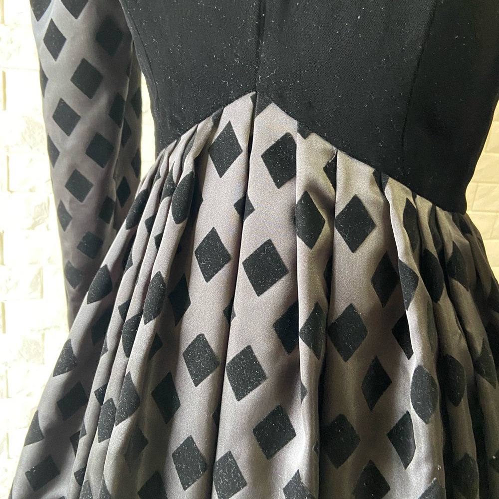 Vintage 1960s Adele Simpson Black Velvet Diamond Detailed Satin Skirt Full Gown - Picture 5 of 12